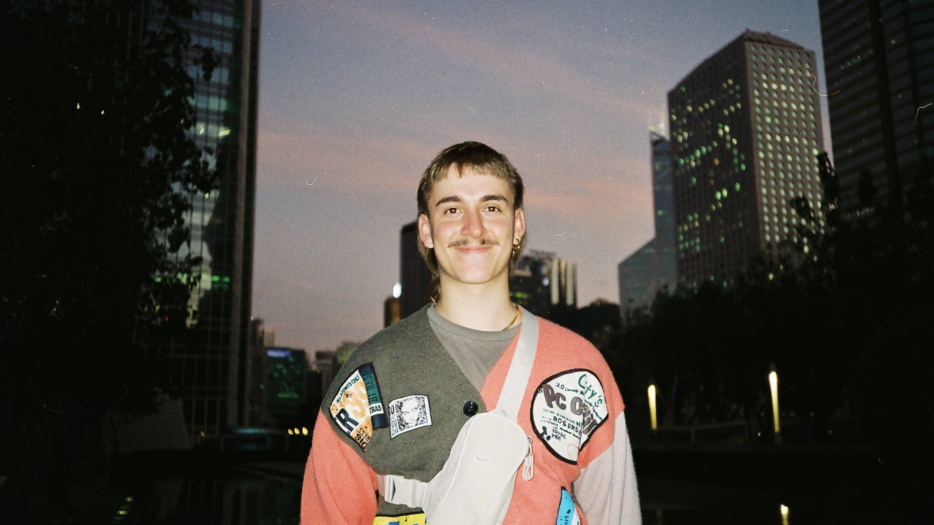 Vorschaubild für Post: Get to know René - Software Engineer, Hobbykoch, Barkeeper,..